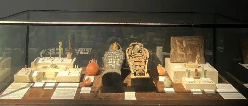 King Tut Opium jars discovered inside Tutankhamun tomb
